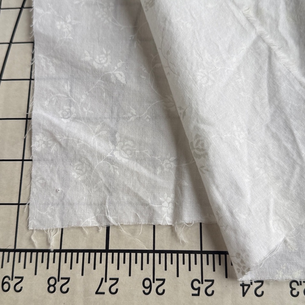 White Heirloom Sewing Bundle Eyelet Floral Fabric Trim Piping Zipper - Picture 8 of 16